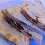 インディアンレストラン西麻布 by KENBOKKE - カシミールナン　レーズンとほんのりシナモン♪