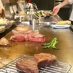 鉄板 日本橋 KITAZUMI - 調理風景