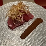 野嵯和 - 鰹　お造り　白ネギフリット　カシオナッツと醤油のソース