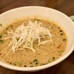 ドラゴン ショクドウ - ドラゴン定番のドラゴンラーメンのパクチー別盛り