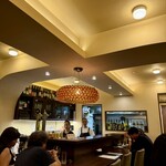 ドラゴン ショクドウ - オシャレな店内