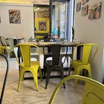 JUST BAKED Popular Potatoes - 椅子の選択も良い