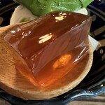 喫茶去 - クリームあんみつ　の寒天のアップ