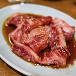 炭火焼肉ホルモンさわいし - カルビ