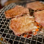 炭火焼肉ホルモンさわいし - 上タン塩