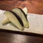 酒房 猩猩 - 水なす。レモンと塩