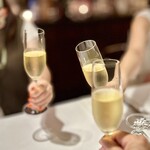 257640237 - 先ずは、食べ友様のお誕生日をシャンパンで乾杯♫
