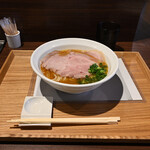 NIBOSHI MANIA - 自家製オマール海老煮干ソバ着丼