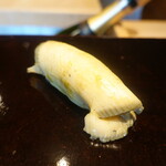 鮨 三心 - 薄切り黒鮑(千葉県産)巻き、裏漉し肝ソース【追加】