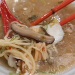 みなとや - シイタケと干し貝柱が顔を覗かせる(笑)