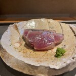 筵 - 戻り鰹。たたきにて。