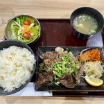 焼肉丼 炙り一番 - コウネ定食、ご飯大盛