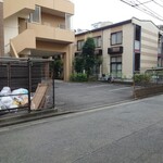 うな善 - 駐車場①⑤入口