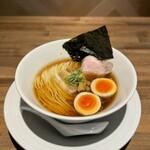 酒肴場 屯 - 津軽煮干し中華蕎麦（味玉入り）¥950、海鮮丼¥500