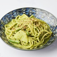 ブジアーテ　バジルとミント、アーモンドペーストジェノヴェーゼ