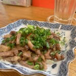 魚男 - モツ炒め（まぐろ）