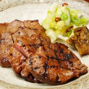 牛タンの炭火焼き