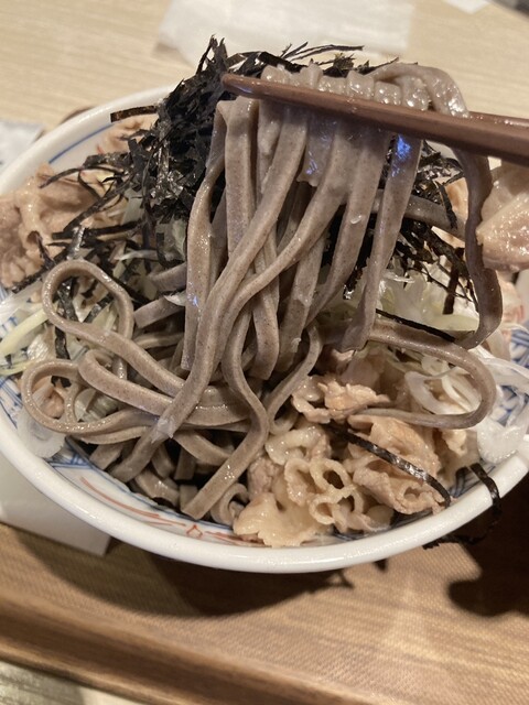 肉そば 岳しろ 三井アウトレットパーク仙台港店 - 中野栄（そば）の写真