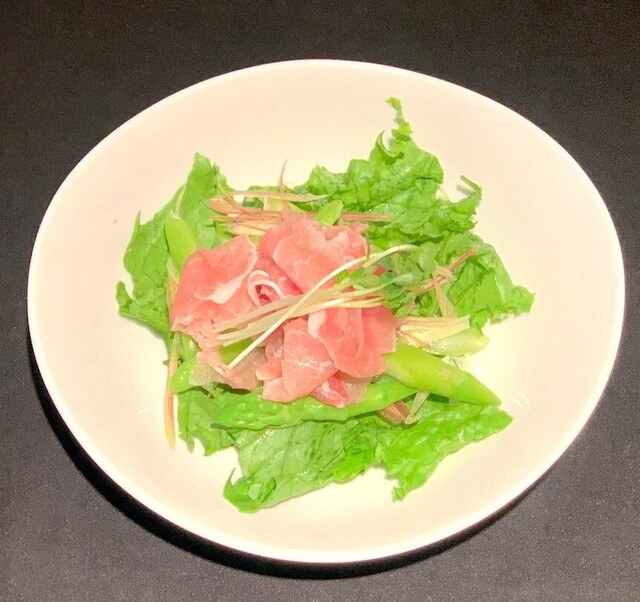 アスパラ生ハムサラダ