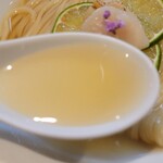 燃えよ麺助 - スープ