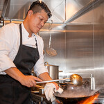 Chinese Restaurant 晴華 - 人物