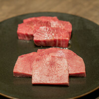 焼肉うしごろ 池袋店 - 究極の黒タン 厚切り、厳選厚切りハラミ