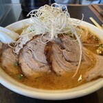 菊壱 - 味噌にんにくらーめん　＋チャーシュートッピング
