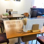 まるみや商店 - 内観