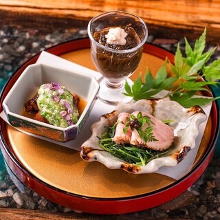 お得な小皿の盛り合わせ