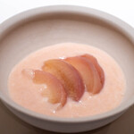 レストラン オオツ - 2024.8 桃の低温コンポート 胡桃のブランマンジェ フレッシュな桃と生クリームのスープ