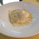 トラットリア ペルバッコ - ラビオリ リコッタチーズ ポルチーニソース