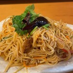 草原の料理 スヨリト - スヨリト(糸切りジャガイモの酢和え)