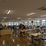 まぐろレストラン - 店内(全210席)