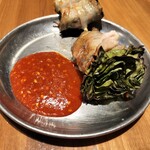 大衆酒場NONDAKUREジョージ - 空芯菜の肉巻き 辛味噌美味い
