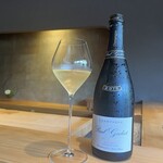 鮨 三心 - ポンソン・ポール・ガディオ・プレキュルスール・エクストラ・ブリュット 2015（RMシャンパーニュ、フランス）
                                葡萄品種：シャルドネ50%、ピ／・ノワール25%、ピノ・ムニエ25%