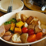 #702 CAFE&DINER - 黒糖ブリュレのチーズフォンデュのvage ＆ meat