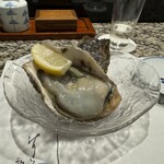 寿司・割烹 鈴政 - 岩牡蠣