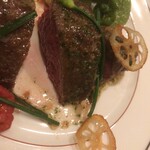 北島亭 - ランプ肉のステーキ。塊感が凄い