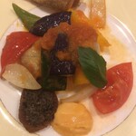 北島亭 - 青森産スズキのポワレ 大きなラタトゥイユ添え