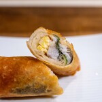 中華ダイニング 一途一心 - 2024.8 鮎春巻き（鮎、大葉、ヤングコーン）