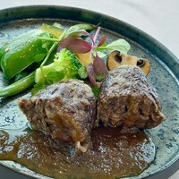 MOSS CROSS TOKYO - my select・漢方和牛とフォアグラのクロスバーグ | ソース・ぺリグー(+¥1000)