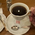 銀座 和蘭豆 - ソーサーに店名の刻印