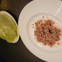 廣東料理 民生 ヒルトンプラザウエスト店 - ひき肉のレタス包み