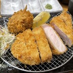 とんかつLAB - 上ロース定食 2,200円＋メンチカツ単品400円