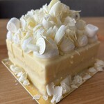 パティスリー リョーコ - 角のピチッとした所もとても好き♡