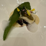 リストランテASO - スズキのバプール。下に赤ワインで煮たタコのリゾット。