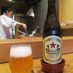 京味 もと井 - サッポロ 赤ラベル（中瓶）900円。