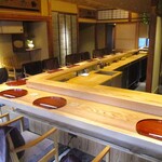 京味 もと井 - カウンター席。