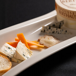 自由なスタイルで楽しむ贅沢時間。バー利用にも最適