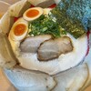 泡系しおとんこつラーメン べらしお 総本店